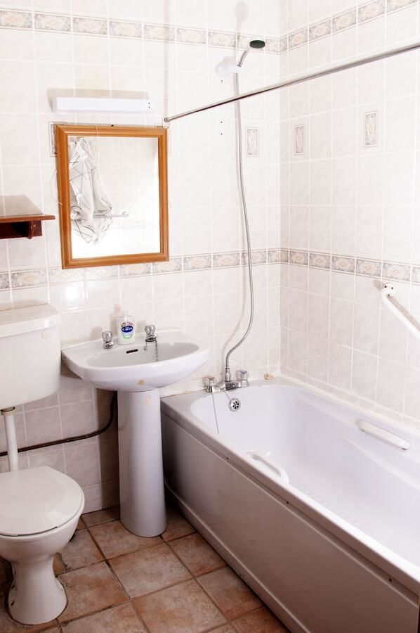 Отель The Strand Hotel Doogort-18